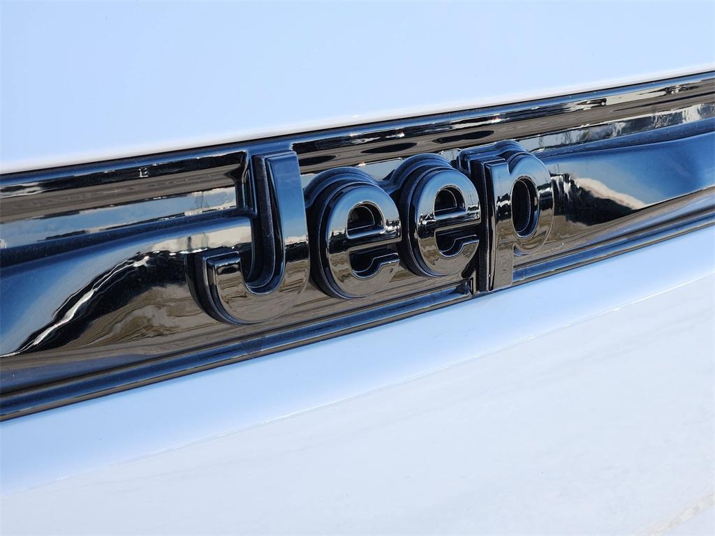 new 2025 Jeep Grand Cherokee car, priced at $42,538