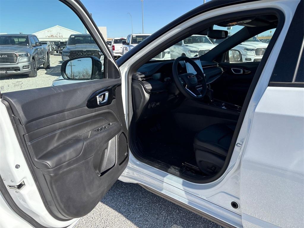 new 2025 Jeep Compass car, priced at $34,335