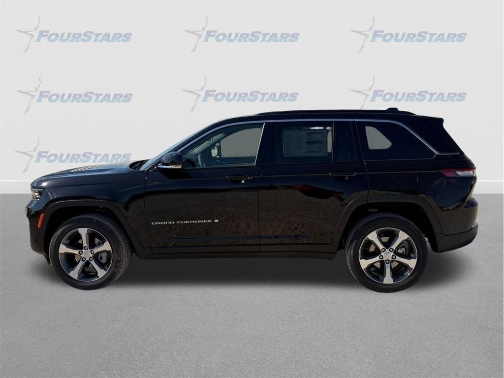 new 2025 Jeep Grand Cherokee car, priced at $45,233