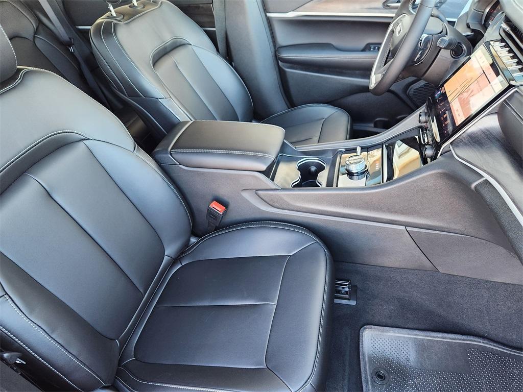 new 2025 Jeep Grand Cherokee car, priced at $46,839