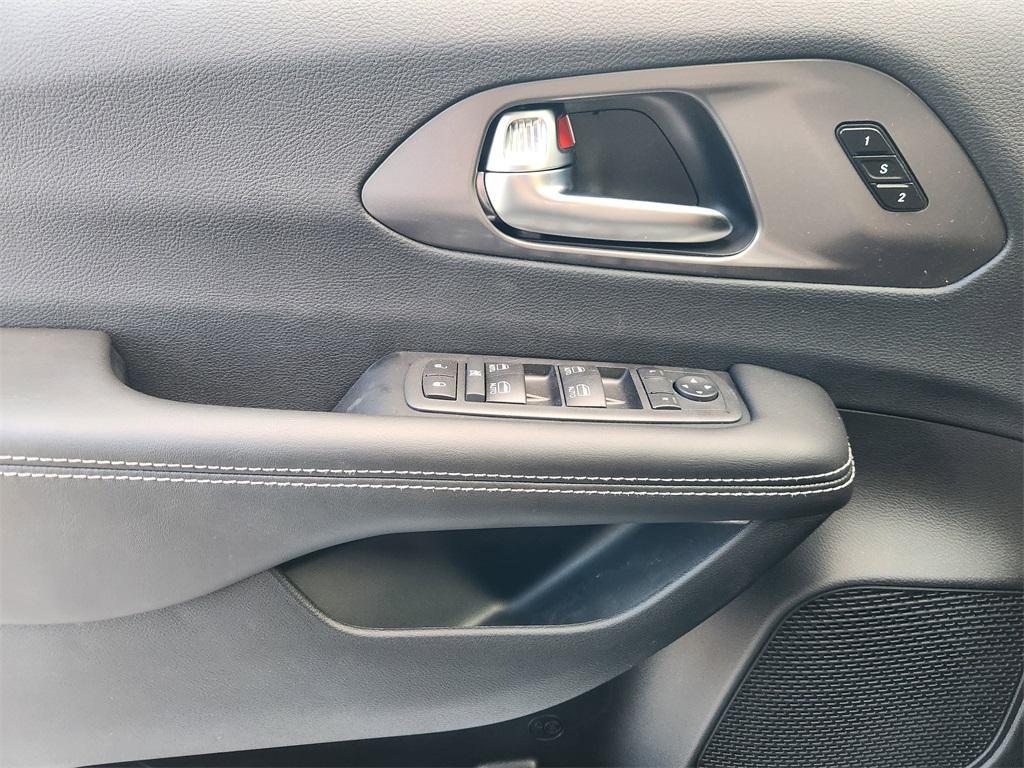 new 2026 Chrysler Pacifica car, priced at $40,830