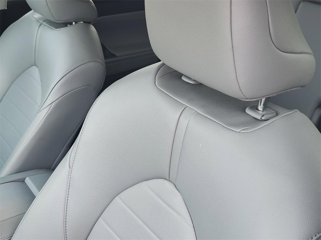 used 2022 Toyota Highlander car, priced at $35,191