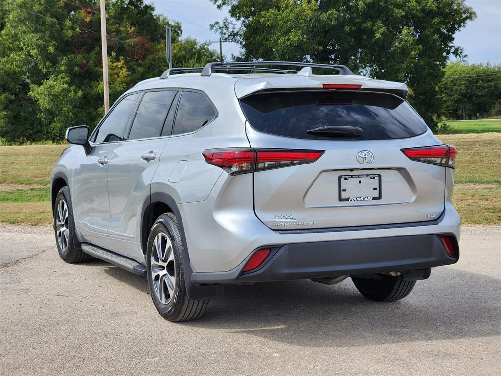 used 2022 Toyota Highlander car, priced at $35,191