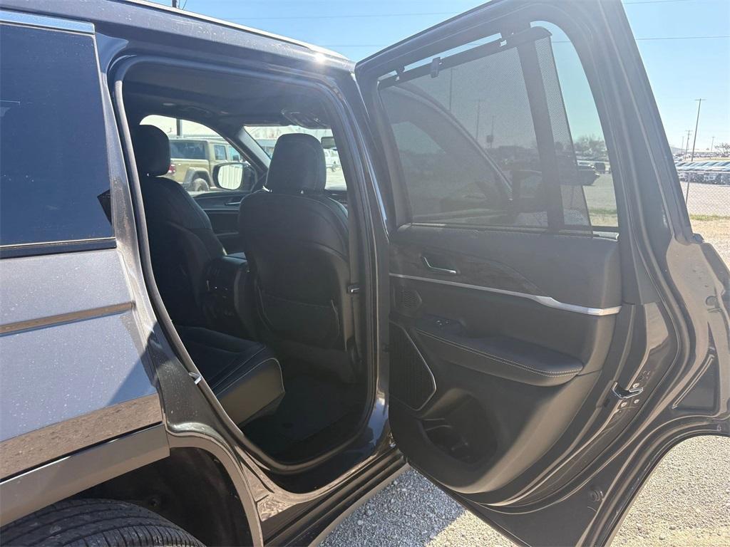 new 2025 Jeep Grand Cherokee car, priced at $49,123