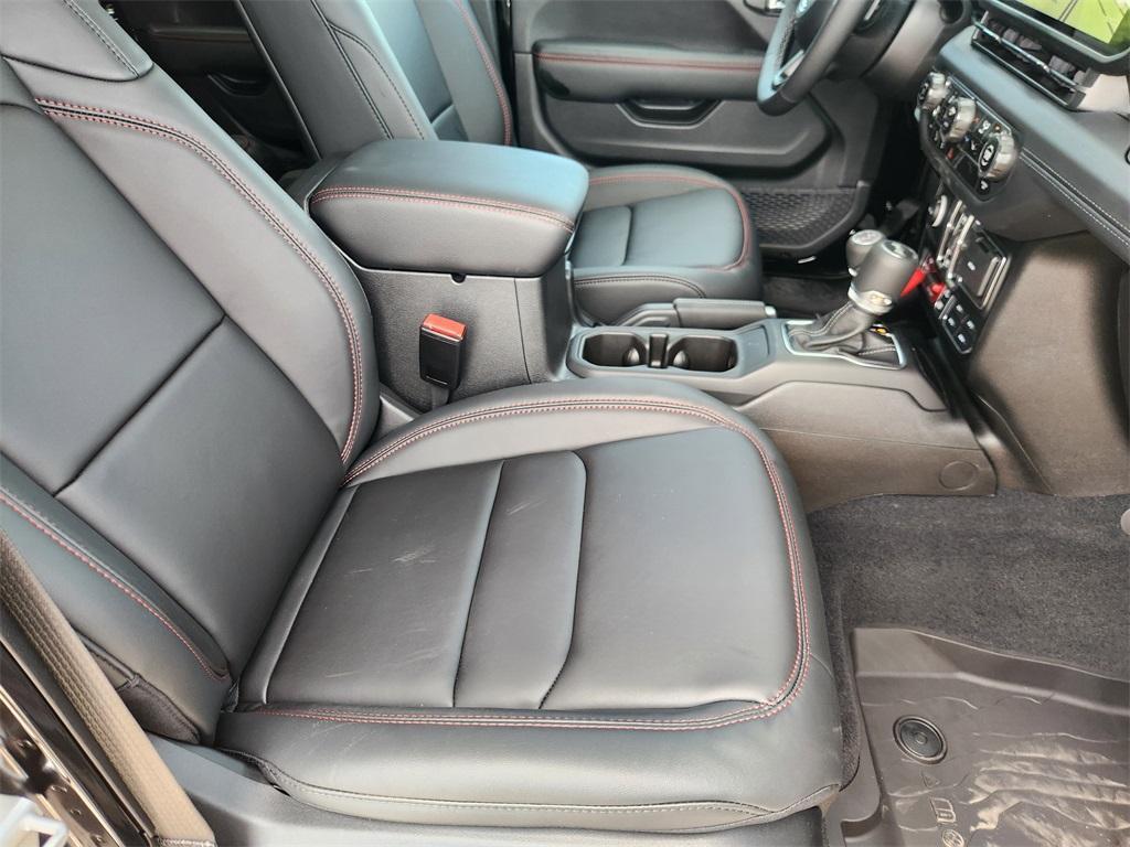 new 2025 Jeep Wrangler car, priced at $56,275