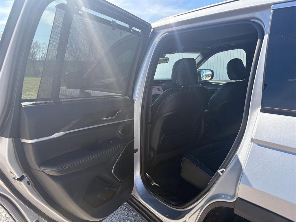 new 2025 Jeep Grand Cherokee car, priced at $49,323