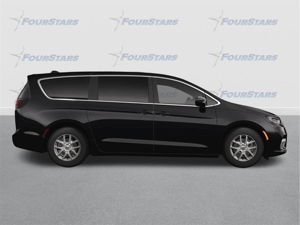 new 2025 Chrysler Pacifica car, priced at $41,752