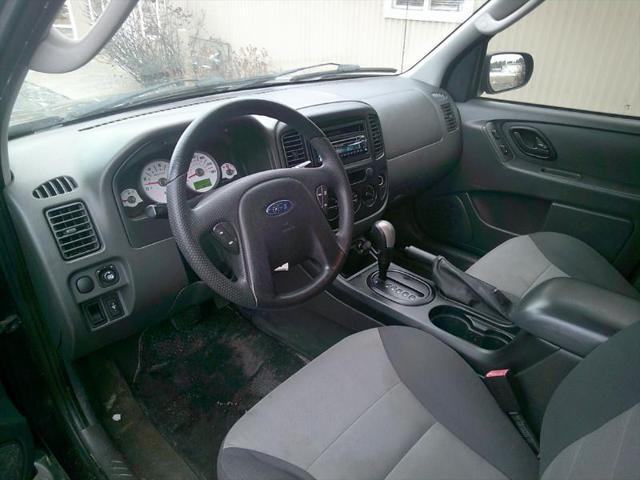 used 2007 Ford Escape car, priced at $3,990