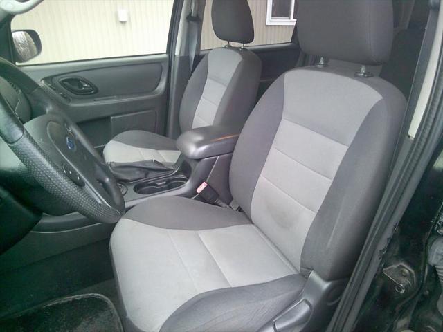 used 2007 Ford Escape car, priced at $3,990