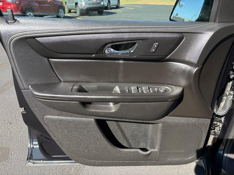 used 2014 Chevrolet Traverse car, priced at $5,990