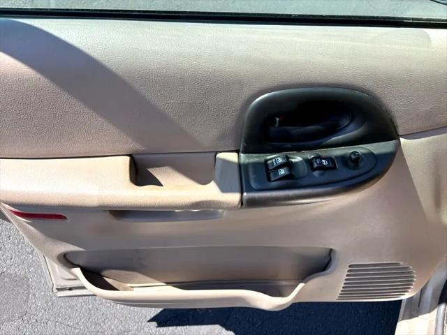 used 2004 Chevrolet Venture car, priced at $2,990