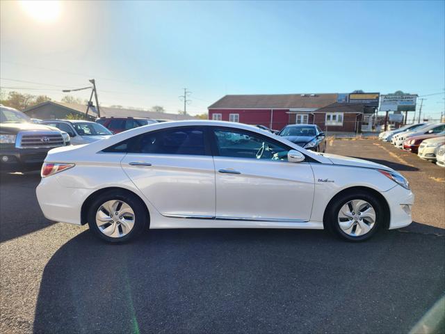 used 2014 Hyundai Sonata Hybrid car, priced at $11,450