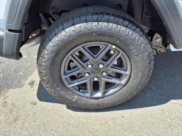 new 2025 Jeep Wrangler car, priced at $46,293