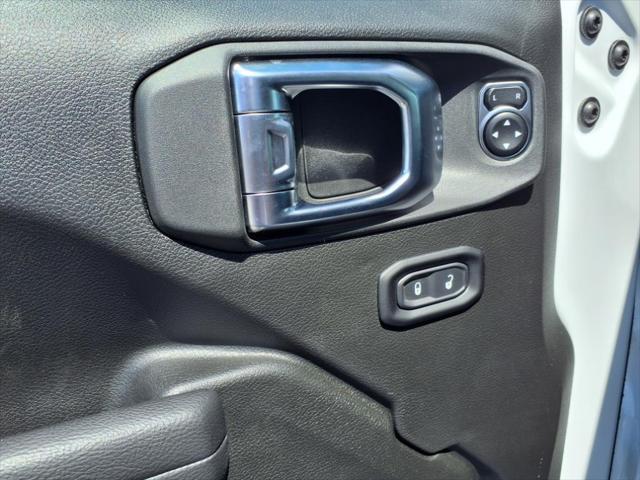 new 2025 Jeep Wrangler car, priced at $46,293