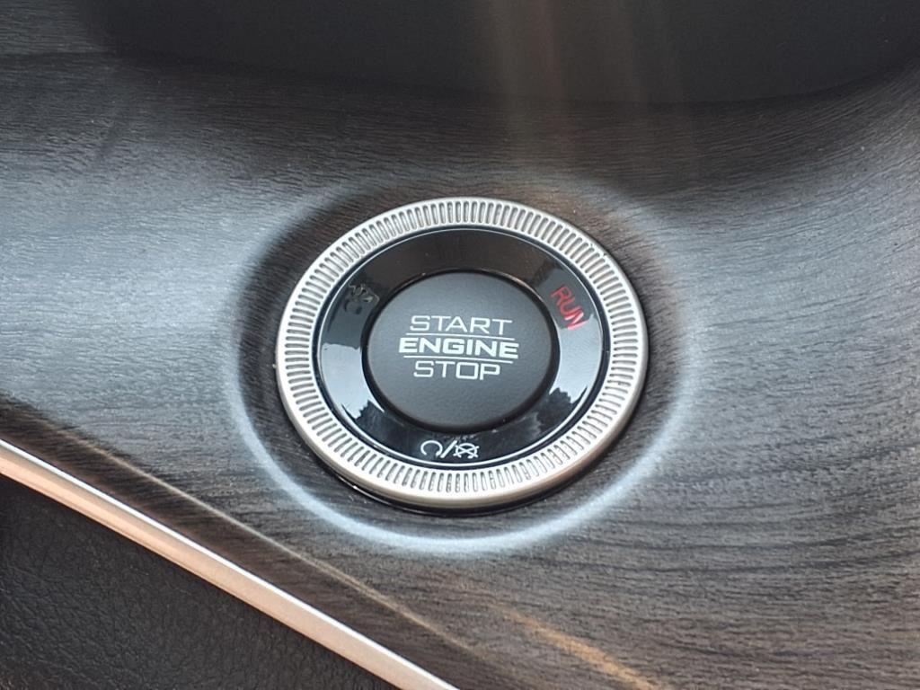 used 2021 Jeep Grand Cherokee L car, priced at $28,899