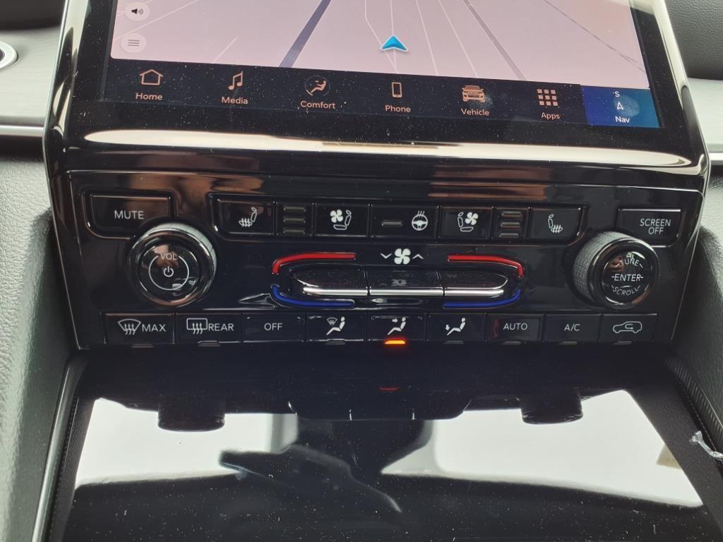 new 2025 Jeep Grand Cherokee car, priced at $47,179