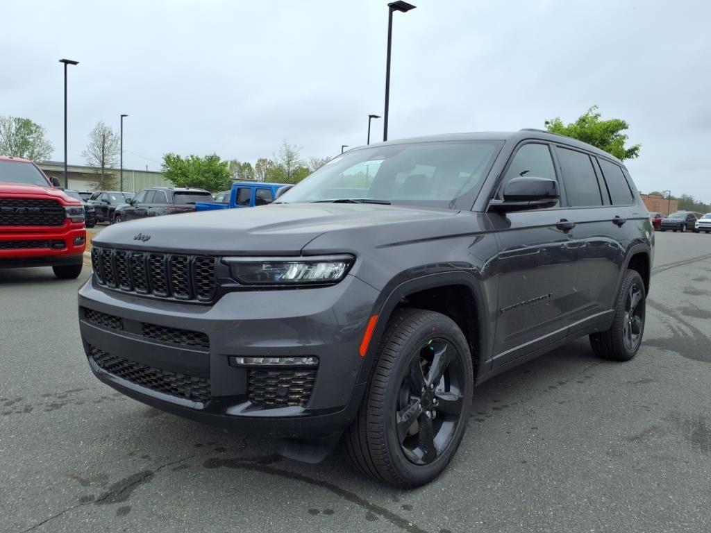 new 2025 Jeep Grand Cherokee car, priced at $47,179