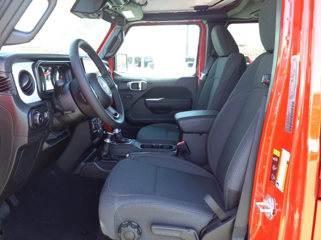 new 2025 Jeep Wrangler car, priced at $45,865