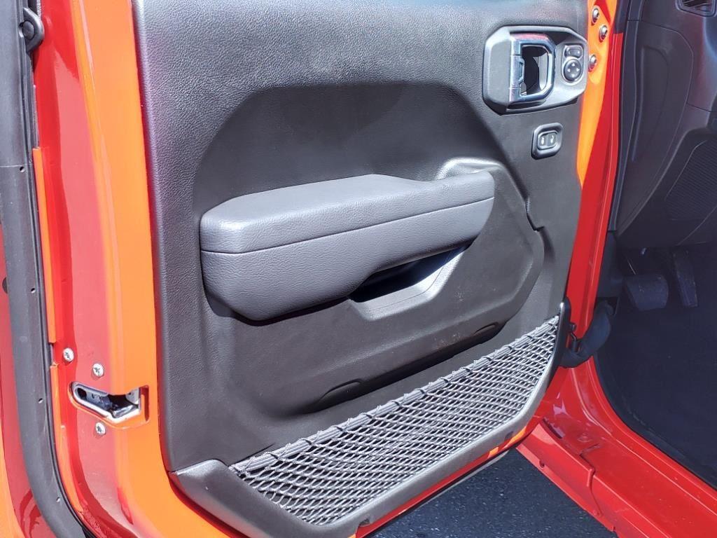 new 2025 Jeep Wrangler car, priced at $45,865