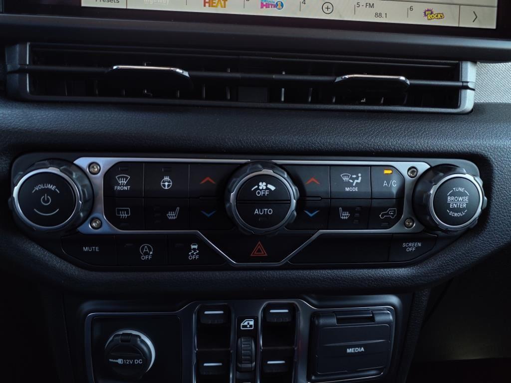 new 2025 Jeep Wrangler car, priced at $45,865