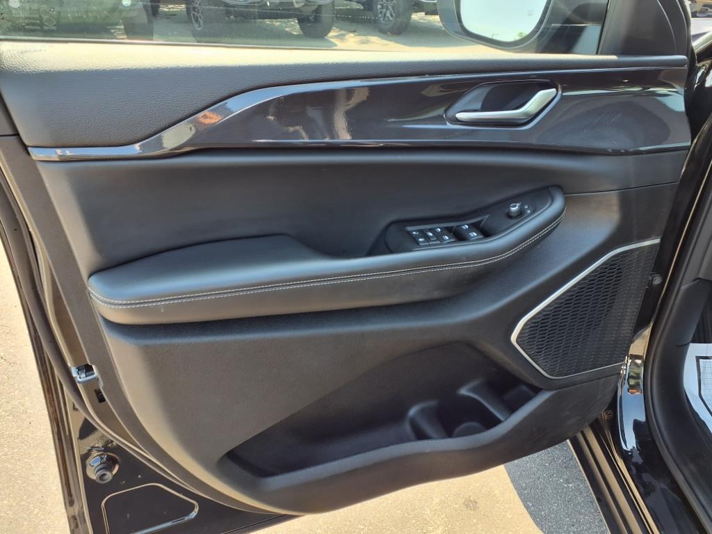 used 2022 Jeep Grand Cherokee L car, priced at $29,793