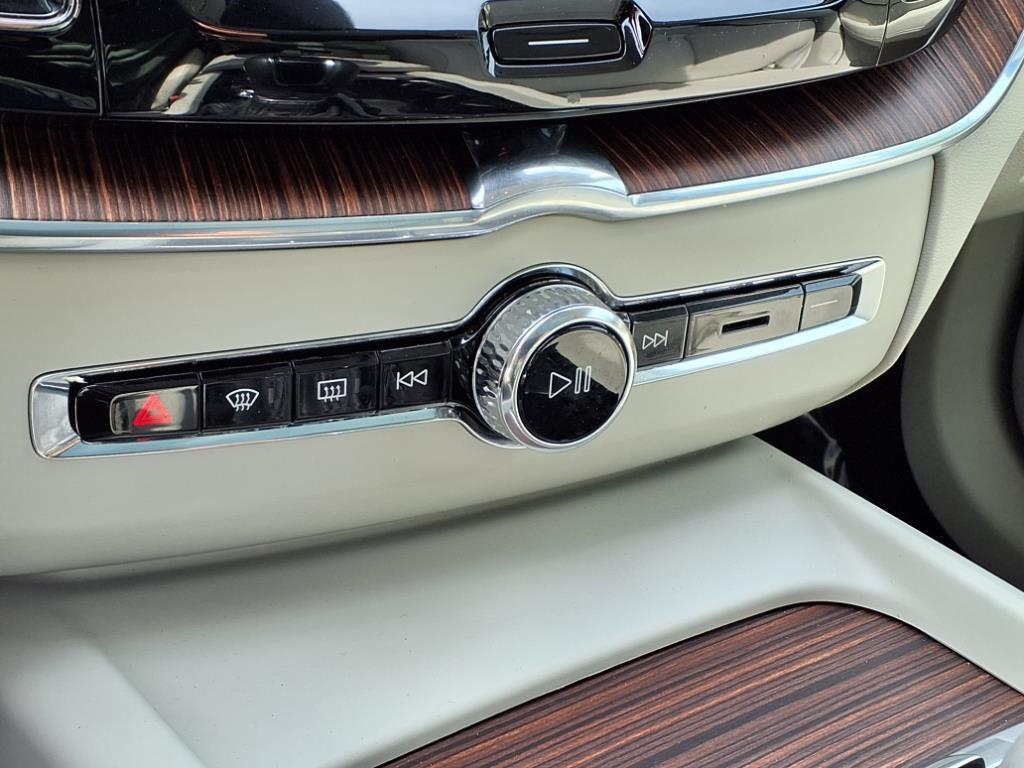 used 2020 Volvo XC60 car, priced at $26,998