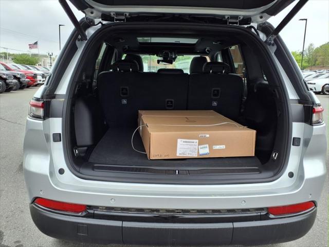 new 2025 Jeep Grand Cherokee car, priced at $49,212