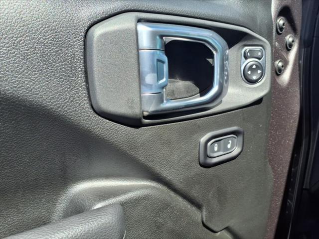 new 2025 Jeep Wrangler car, priced at $47,308
