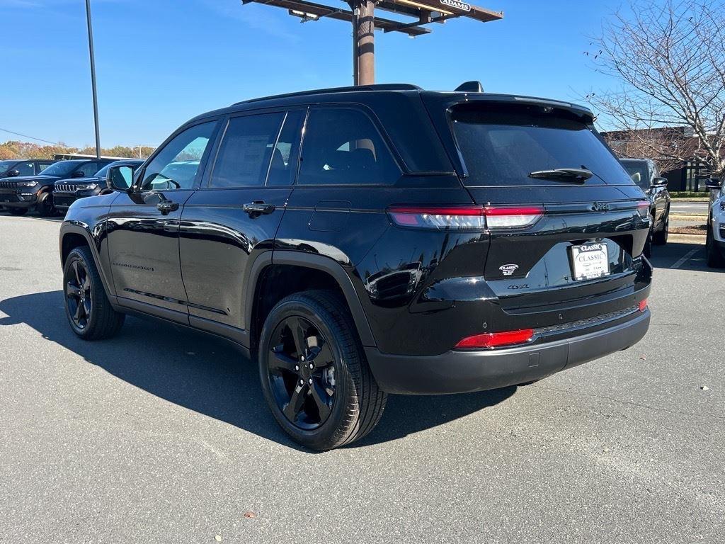 new 2025 Jeep Grand Cherokee car, priced at $43,496