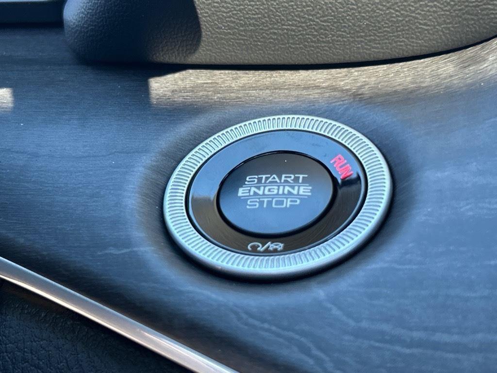 new 2025 Jeep Grand Cherokee car, priced at $43,496