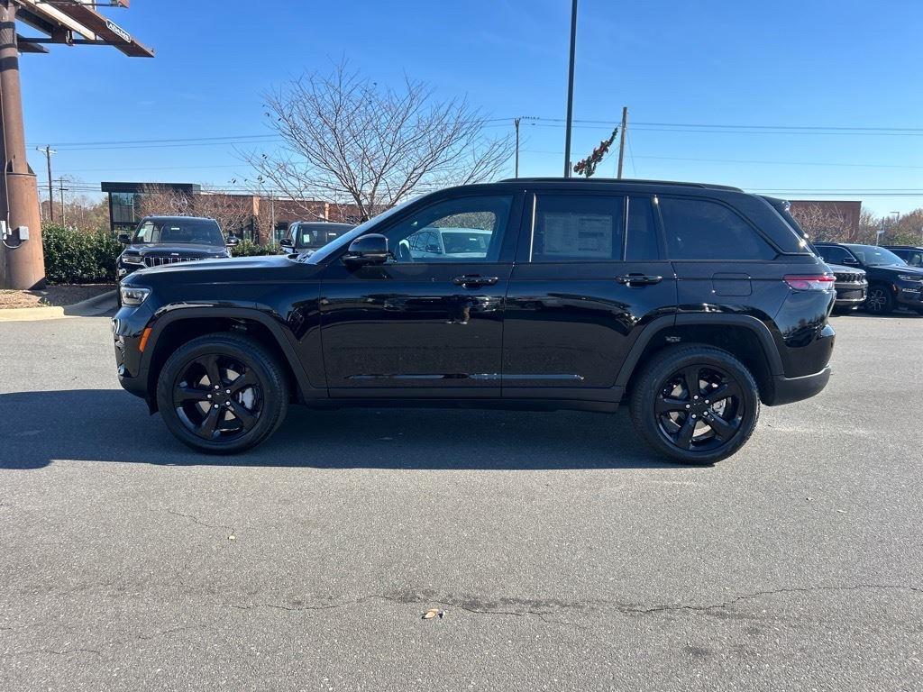 new 2025 Jeep Grand Cherokee car, priced at $43,496