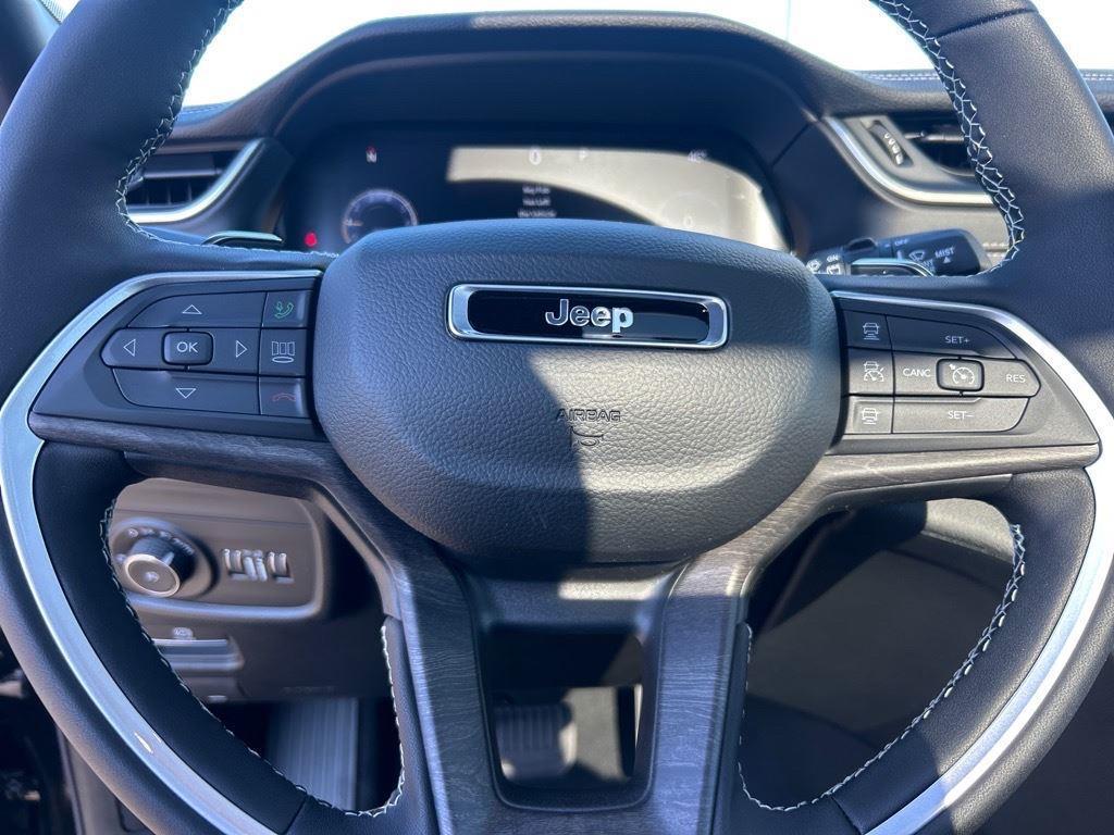 new 2025 Jeep Grand Cherokee car, priced at $43,496