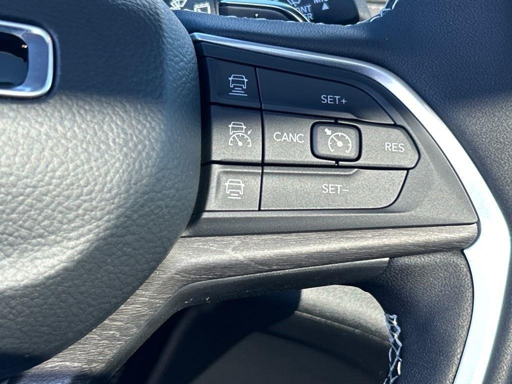 new 2025 Jeep Grand Cherokee car, priced at $43,496