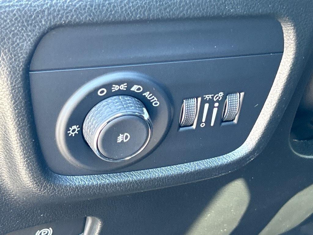 new 2025 Jeep Grand Cherokee car, priced at $43,496