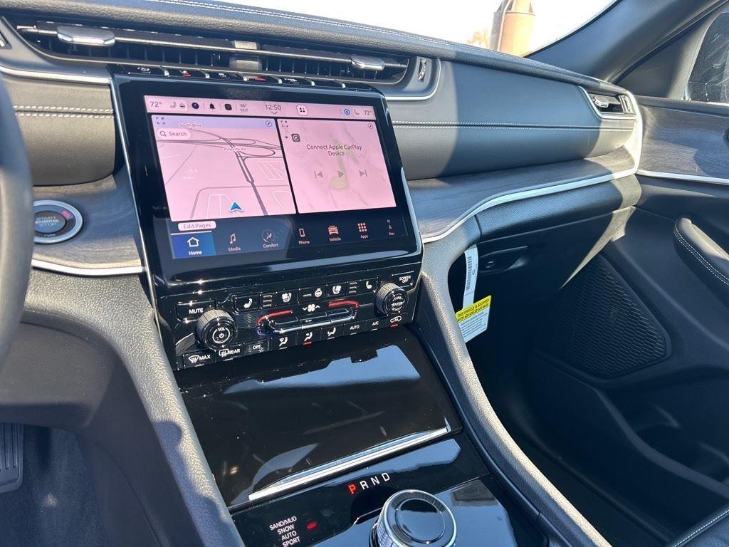 new 2025 Jeep Grand Cherokee car, priced at $43,496