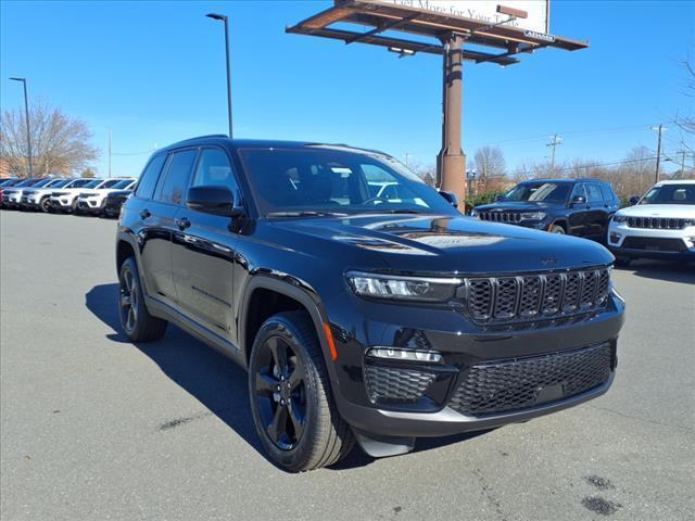 new 2025 Jeep Grand Cherokee car, priced at $47,535