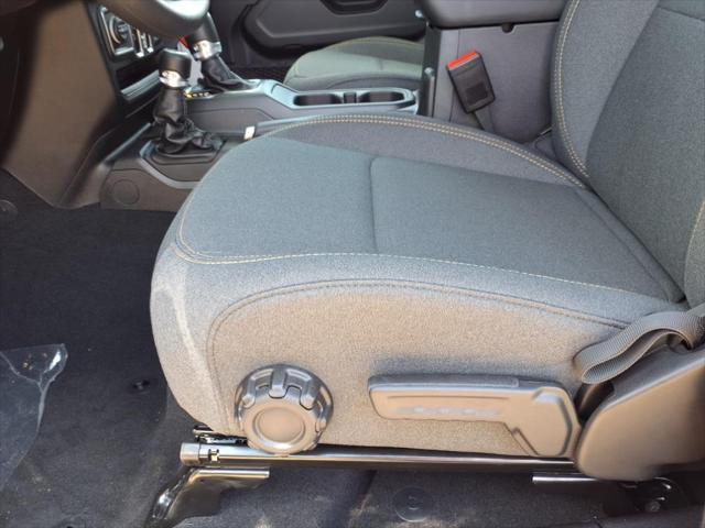 new 2025 Jeep Gladiator car, priced at $41,123
