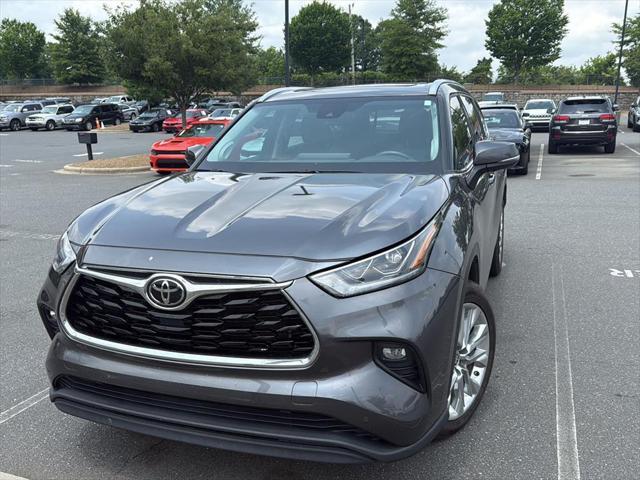 used 2023 Toyota Highlander car, priced at $40,995