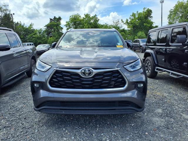used 2023 Toyota Highlander car, priced at $41,918
