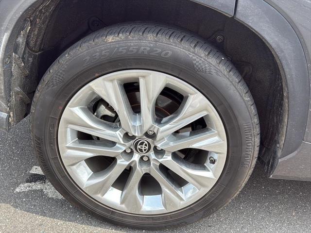 used 2023 Toyota Highlander car, priced at $40,995