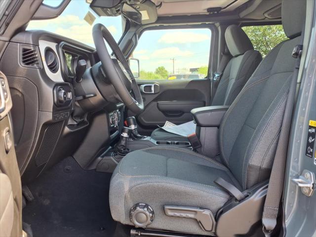 new 2025 Jeep Wrangler car, priced at $45,442