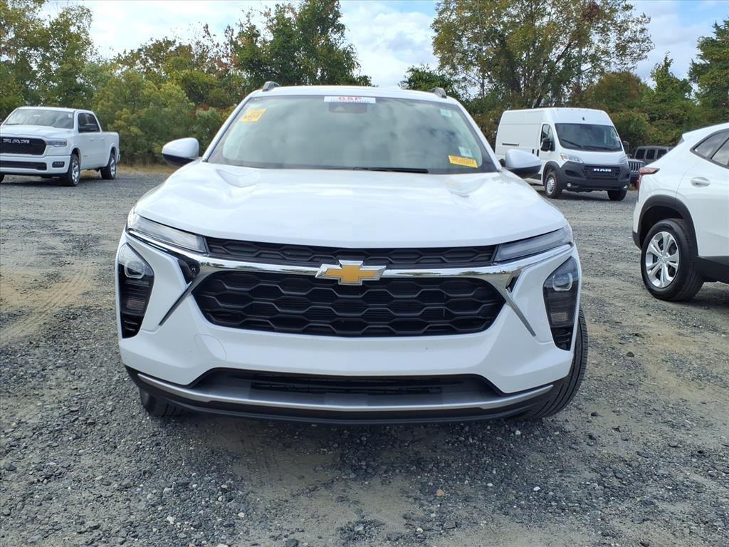 used 2024 Chevrolet Trax car, priced at $19,788