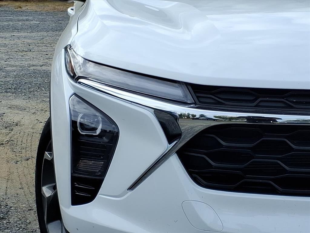 used 2024 Chevrolet Trax car, priced at $19,788