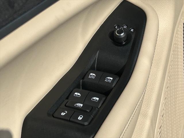 new 2025 Jeep Grand Cherokee car, priced at $48,553