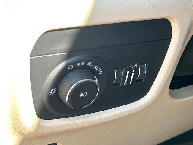 new 2025 Jeep Grand Cherokee car, priced at $48,553