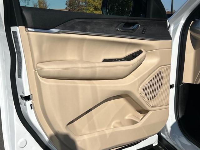 new 2025 Jeep Grand Cherokee car, priced at $48,553