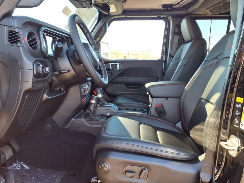 new 2025 Jeep Wrangler car, priced at $53,962