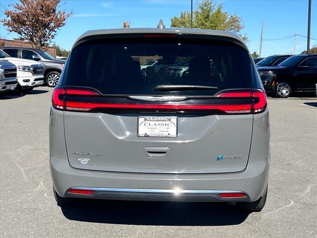 used 2022 Chrysler Pacifica Hybrid car, priced at $24,223