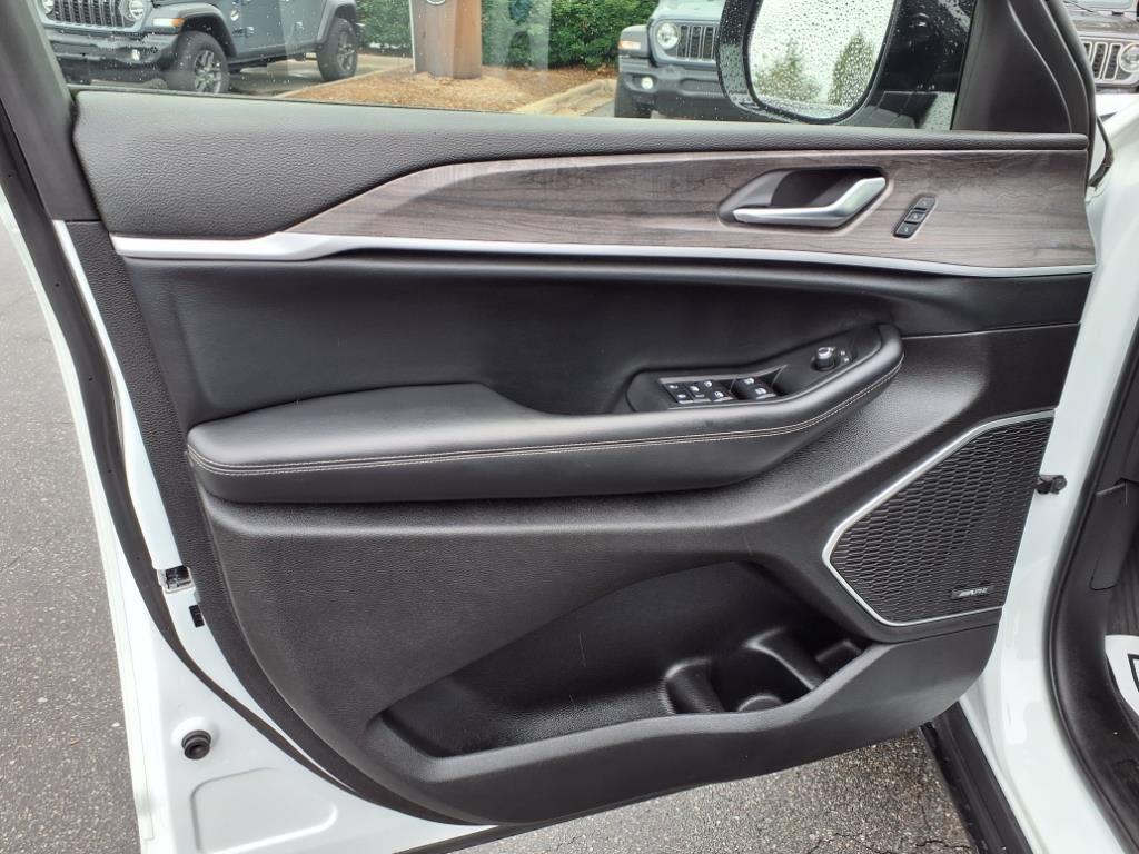 used 2022 Jeep Grand Cherokee car, priced at $30,888