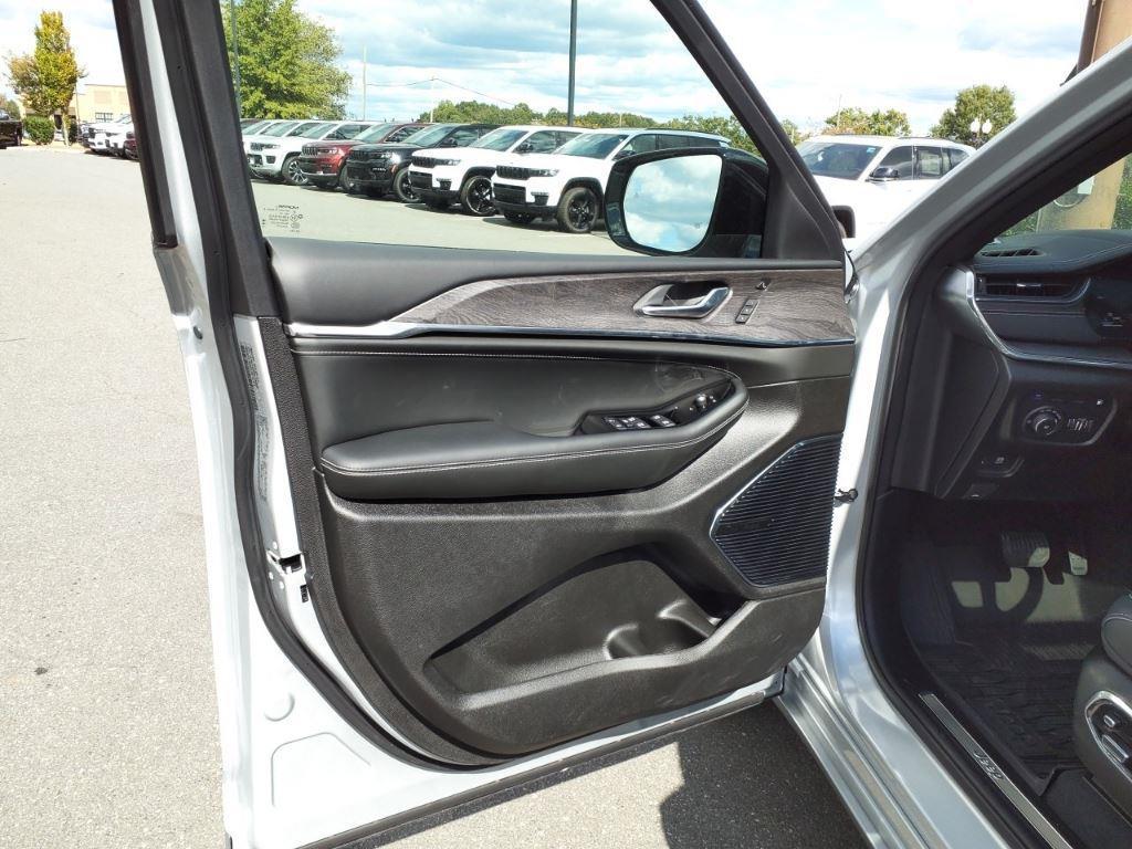 new 2024 Jeep Grand Cherokee 4xe car, priced at $62,405